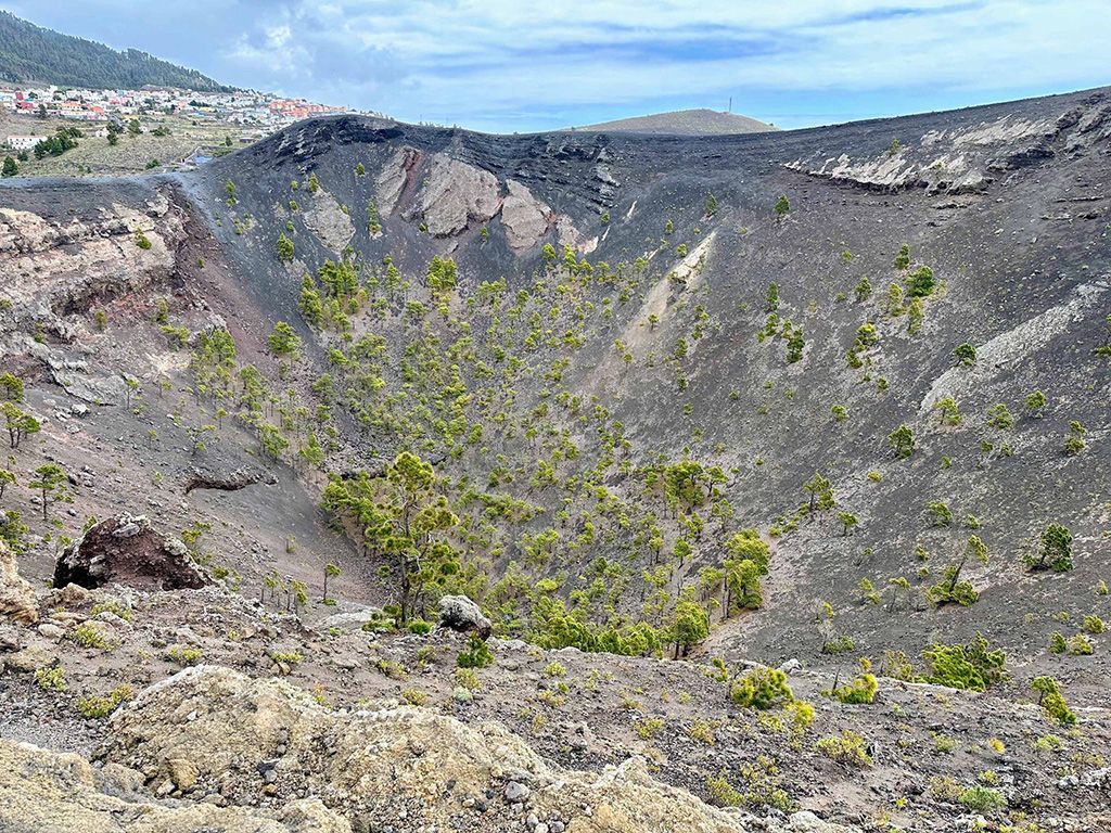crater volcan de san antonio crater del volcan san antonio en la palma
