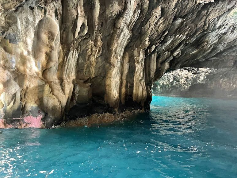 cueva bonita tijarafe desde un barco