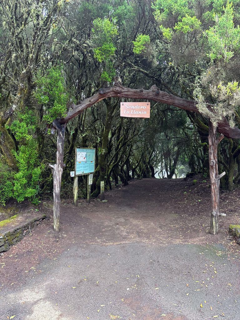 entrada sendero de la llania