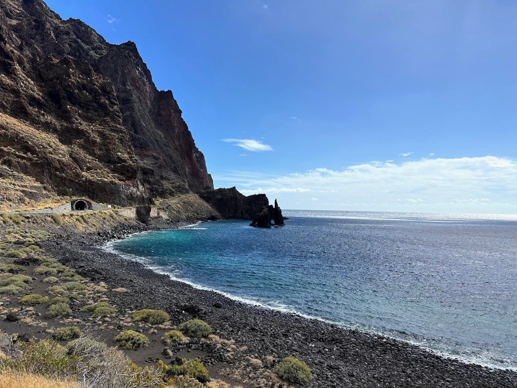 roque de la bonanza junto a la salida del tunel