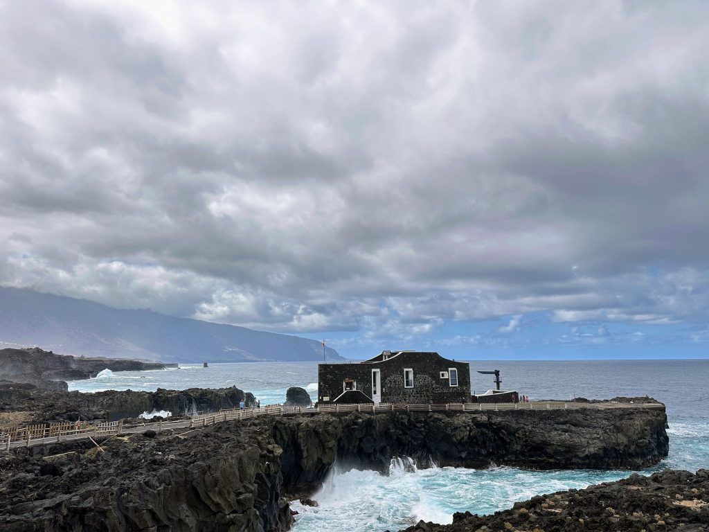 vistas del hotel puntagrande, el más pequeño del mundo