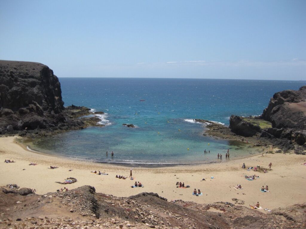 Bahía de la playa de Papagayo en Lanzarote